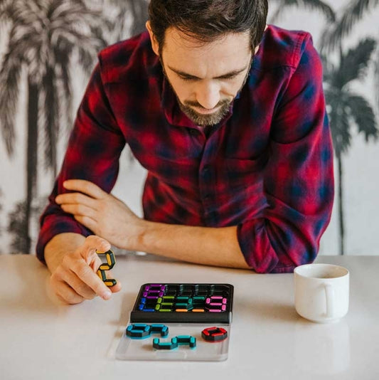 SMART GAMES IQ Skaitmenys loginis matematinis žaidimas vaikams nuo 7 metų ir suaugusiems galvosūkis su skaičiais lavinantis mąstymą