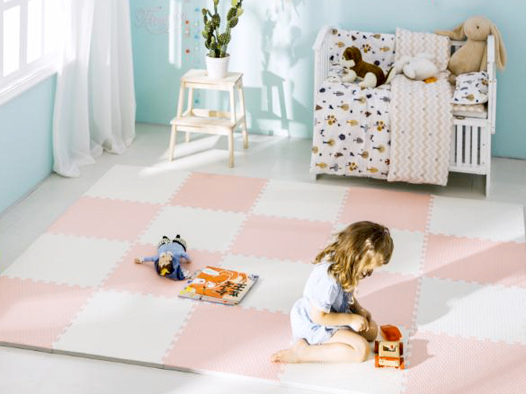 Ricokids putplasčio dėlionės kilimėlis kūdikiams 60x60 cm 4 vnt persikų ir baltos spalvos saugus minkštas žaidimų kilimėlis vaikams