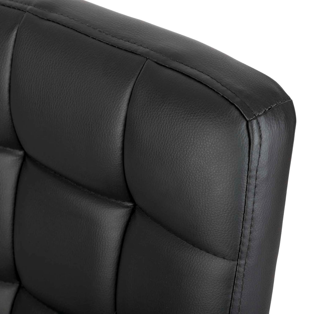 Juoda odinė biuro kėdė Benton su porankiais ir TILT mechanizmu ergonomiškam darbui