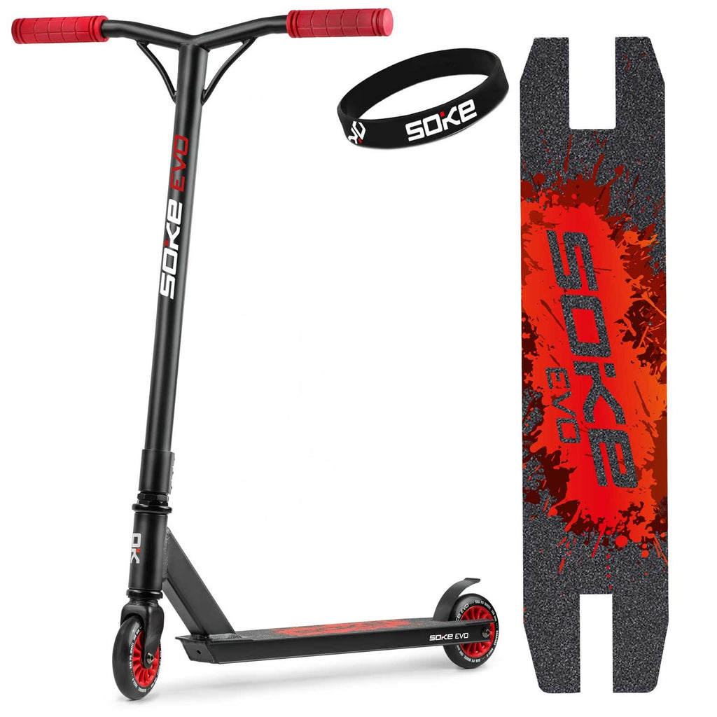 Raudonas ir juodas triukinis paspirtukas SOKE EVO pažengusiems važiuotojams skate parke