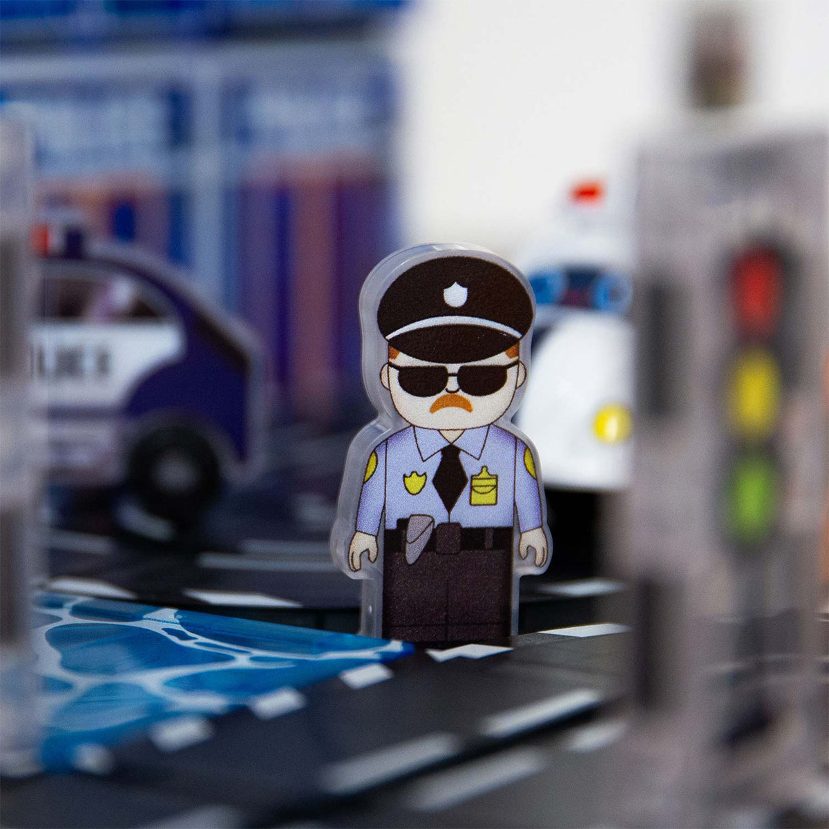 Magnetinis konstruktorius su savaeigiu policijos automobiliu Ricokids, 91 dalis